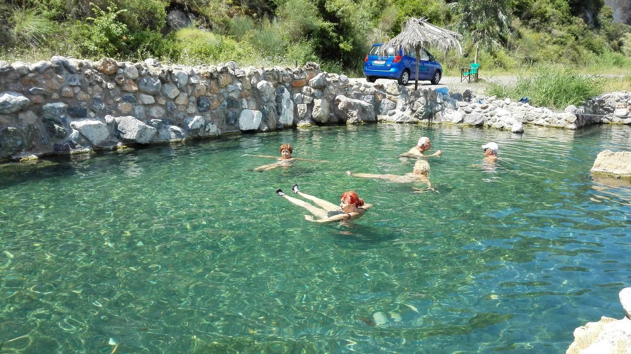 Hotel Persefoni 卡梅纳维洛拉 外观 照片